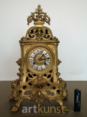 Антикварные  механические часы конца XIX века
