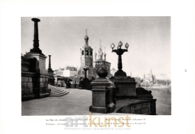 Площадь, где раньше стоял памятник Александр III